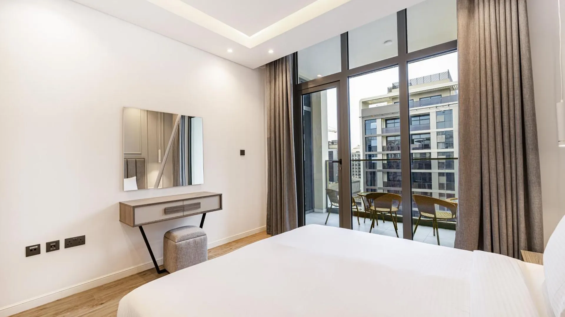 Daniels Stylish 1Br At Jumeirah Garden City Dubai